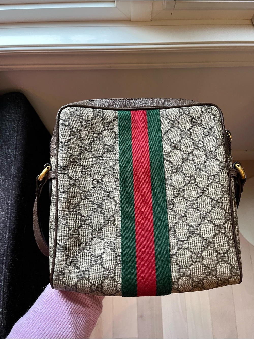 Gucci Beige GG Supreme Canvas Messenger Bag with Green and Red Stripe - Picture 4 of 5